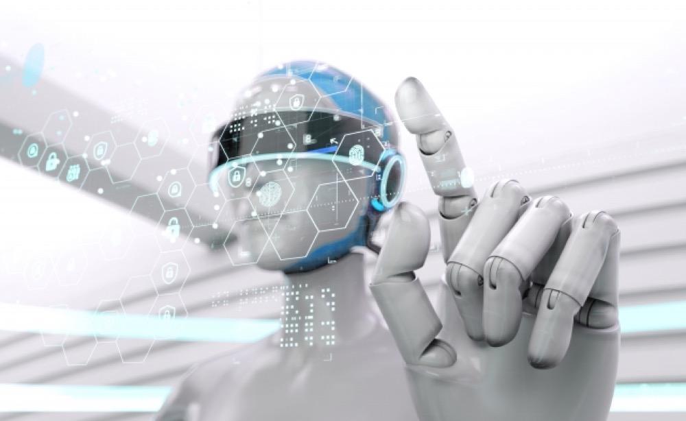 近未来的なUIを操作するロボットのイメージ画像